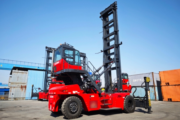 SOCMA ECH90C8 Empty Container Handler For Container Depots and Ports