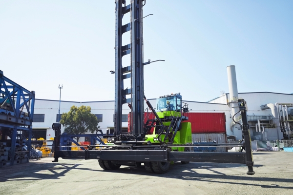 SOCMA ECH90C8 Empty Container Handler For Container Depots and Ports